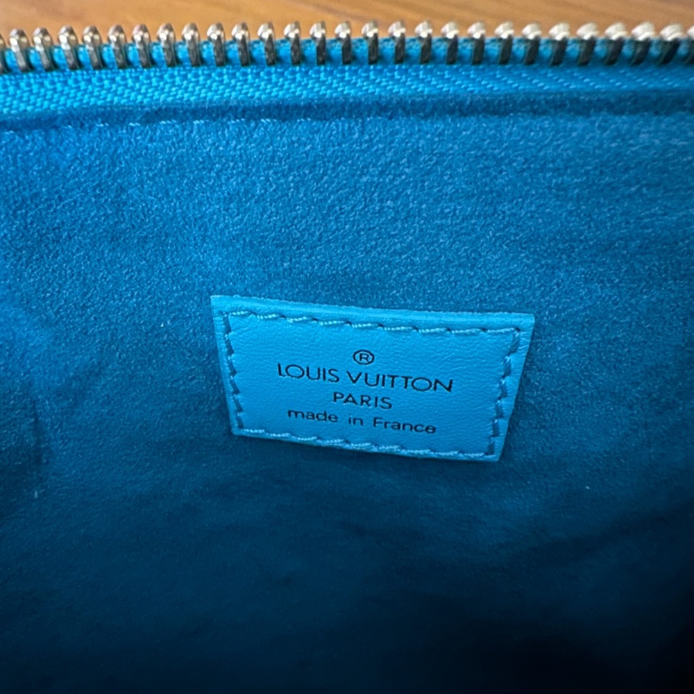 Louis Vuitton COUSSIN PM- ELECTRIC TURQUOISE BLUE - Picture 7 of 12